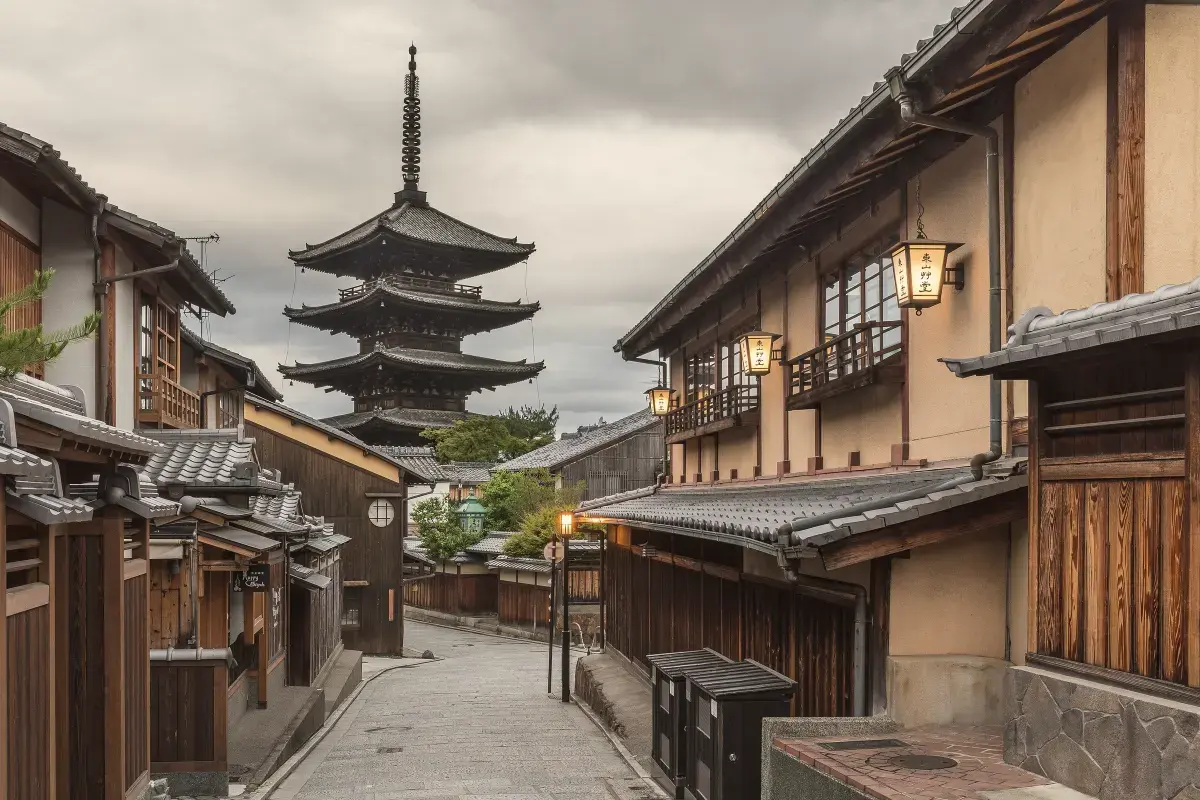 Yasaka-dori street in Kyoto in early morning, with lanterns and the Yasaka pagoda